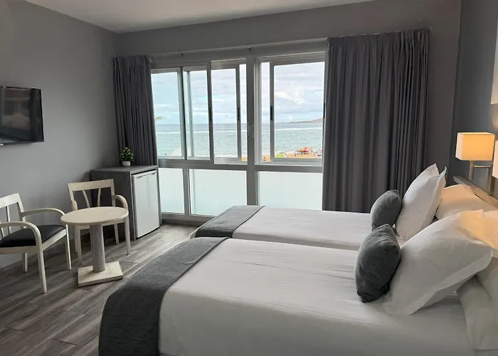 Апартаменти Colon Playa *